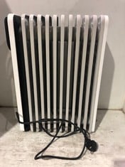 MIDEA 2000W ELECTRIC OIL FILLED RADIATOR