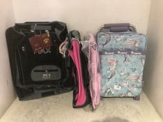 4 X ASSORTED TRAVEL BAGS TO INCLUDE IT LUGGAGE MERMAID MOTIF CHILDS SUITCASE