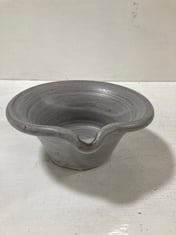 9 X STONE THE CROWS SM.RND.RIMMED POUR.BOWL-DIST.WHT - DIAMETERMETERMETERMETERMETER 24.5CMS - TOTAL RRP £342