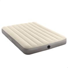 QTY OF ITEMS TO INCLUDE X6 ASSORTED AIR BEDS TO INCLUDE INTEX TRADING LTD LIGHTWEIGHT UNISEX OUTDOOR AIR BED AVAILABLE IN GREY - MEDIUM (PACKAGING MAY VARY), GREEN HAVEN SINGLE BLOW UP CAMPING BED (1