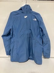 THE NORTH FACE WOMENS SHELL RAIN JACKET IN LIGHT BLUE SIZE XL