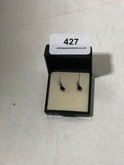 A PAIR OF HALLMARKED STERLING SILVER EARRINGS