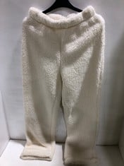 4 X ASSORTED CLOTHING ITEMS TO INCLUDE CREAM FLEECE TROUSERS SIZE S