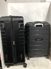 2 X TRAVEL CASES IN BLACK TO INCLUDE MEDIUM TRAVEL CASE IN BLACK