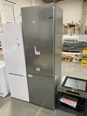 BOSCH 60/40 FRIDGE FREEZER IN GREY - MODEL NO. BO9ZDZSRMM RRP £440