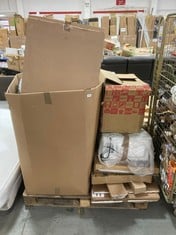 PALLET OF ASSORTED ITEMS TO INCLUDE DELONGHI SOLO MICROWAVE - MODEL NO. P80H20L-KJ