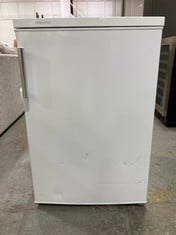 HISENSE FREESTANDING UNDERCOUNTER FRIDGE IN WHITE MODEL: RL170D4BWE RRP: £206