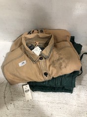 TAN WASHED BUTTON UP JACKET IN SIZE S TO INCLUDE DARK GREEN LEATHER TROUSERS IN SIZE S- TOTAL RRP £268