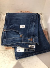 WRAGLERS WESTWARD 626 HIGH RISE BLUE JEANS- SIZE 30/32 TO INCLUDE STRAIGHT LEG DENIM JEANS IN COLOUR PINK- SIZE 29- RRP £199