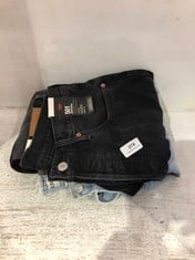 LOW SLUNG BAGGY DENIM JEANS-SIZE 26 TO INCLUDE LEVI'S 501 ORIGINAL BLACK DENIM JEANS-SIZE 31 (RRP-£83)