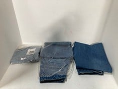 3 X ASSORTED LEVI ADULT CLOTHING ITEMS TO INCLUDE 80S MOM HIGH RISE SHORT DENIM BLUE - SIZE 27 - TOTAL RRP £570