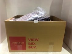 30 X ASSORTED MEDIUM ADULT CLOTHING ITEMS TO INCLUDE NEW SCHOOL RELAXED JEAN BROWN - SIZE M (RRP £140)