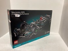 LEGO MERCEDES-AMG F1 W14 E PERFORMANCE PETRONAS TEAM RRP- £139.99