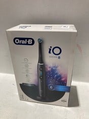 ORAL-B IO SERIES 8 IN BLACK ONYX RRP- £170