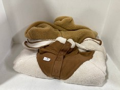 GET COZY TEDDY JACKET TAN - SIZE XS TO INCLUDE TEDDY PULLOVER JUMPER WHITE / TAN - SIZE S - TOTAL RRP £316