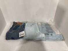 2 X LEVI 80S MOM HIGH RISE DENIM SHORT LIGHT BLUE - SIZE 28 TO INCLUDE LEVI 80S MOM HIGH RISE DENIM SHORT DARK BLUE - SIZE 27 - TOTAL RRP £156