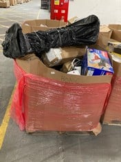 PALLET OF ASSORTED ITEMS TO INCLUDE VILEDA TURBO 2 IN 1 MICROFIBRE MOP SET TO INCLUDE RUSSELL HOBBS CORDED STEAM IRON IN WHITE (ZONE 2) (KERBSIDE PALLET DELIVERY)