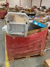 PALLET OF ASSORTED ITEMS TO INCLUDE HOME VIDA 4 STEP ANTI SLIP LADDER TO INCLUDE UNIVERSAL STACKING KIT WITH SLIDING SHELF (ZONE 2) (KERBSIDE PALLET DELIVERY)