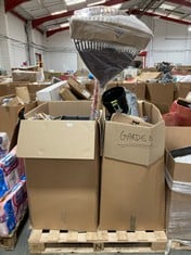 PALLET OF ASSORTED GARDEN ITEMS TO INCLUDE SPEAR AND JACKSON SELECT CARBON LAWN RAKE TO INCLUDE SPEAR AND JACKSON 5L PRESSURE SPRAYER (ZONE 3) (KERBSIDE PALLET DELIVERY)