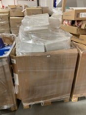 PALLET OF WHITE TRANSPARENT STORAGE TUBS (ZONE 3) (KERBSIDE PALLET DELIVERY)