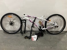 HUFFY EXTENT 26" WOMENS MOUNTAIN BIKE IN WHITE/PURPLE - ITEM NO. 6635OW - RRP £219