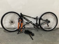 APOLLO INTERZONE JUNIOR MOUNTAIN BIKE IN BLACK / ORANGE - 26'' WHEEL - 198926 - RRP £225 (ZONE 1)