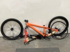 CARRERA BLAST JUNIOR MOUNTAIN BIKE IN ORANGE - 24'' WHEEL - 495190 - RRP £325 (ZONE 1)