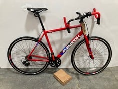 APOLLO PARADOX MENS ROAD BIKE IN RED - 700C WHEEL - RRP £230 (ZONE 1)