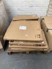 PALLET OF ASSORTED BABY GATES TO INCLUDE SAFETY 1ST PORTABLE BED RAIL (LOCATION: SR40) (MUST REMOVE ALL ITEMS FROM SITE) (KERBSIDE PALLET DELIVERY)