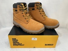 DEWALT STEEL TOE CAP AND PLATE TITANIUM SAFETY BOOTS IN HONEY SIZE 9