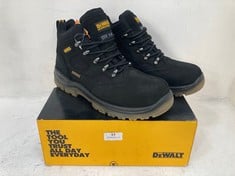 DEWALT STEEL TOE CAP AND PLATE CHALLENGER SAFETY BOOTS IN BLACK SIZE 8