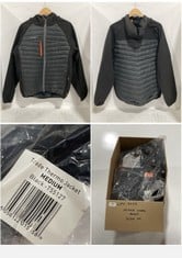 BOX OF ASSORTED SCRUFFS HARDWEAR WORKWEAR JACKETS SIZE M TO INCLUDE TRADE THERMO JACKET BLACK