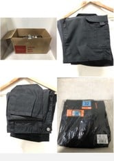 BOX OF SCRUFFS HARDWEAR WORKWEAR SHORTS SIZE 32 BLACK