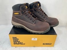 DEWALT NON METALLIC TOE AND PLATE HAMMER SAFETY BOOTS IN BROWN SIZE 9