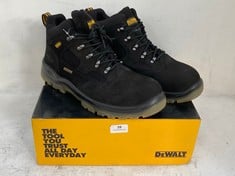 DEWALT STEEL TOE CAP AND PLATE CHALLENGER SAFETY BOOTS IN BLACK SIZE 11