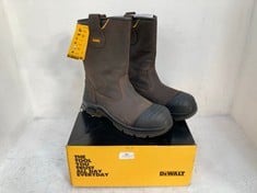 DEWALT COMPOSITE TOE AND PLATE MILLINGTON SAFETY BOOTS IN BROWN SIZE 7 - RRP £110