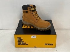 DEWALT STEEL TOE CAP AND PLATE TITANIUM SAFETY BOOTS IN HONEY SIZE 7