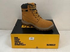 DEWALT STEEL TOE CAP AND PLATE TITANIUM SAFETY BOOTS IN HONEY SIZE 9