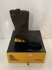 DEWALT COMPOSITE TOE AND PLATE MILLINGTON SAFETY BOOTS IN BROWN SIZE 8 - RRP £110