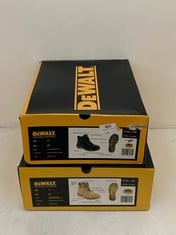 DEWALT STEEL TOE CAP AND PLATE CHALLENGER SAFETY BOOTS IN BLACK SIZE 11 TO INCLUDE DEWALT STEEL TOE CAP AND PLATE TITANIUM SAFETY BOOTS IN HONEY SIZE 11