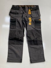 5 X DEWALT VANCOUVER TROUSER IN GREY/BLACK IN SIZE W 42" L 31"