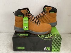 APACHE MOOSE JAW WHEAT SAFETY BOOTS SIZE 8