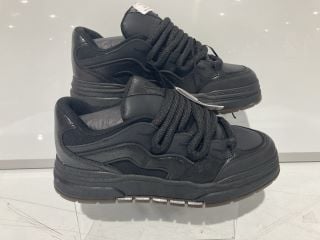 BLACK BERSHKA TRAINERS SIZE 9