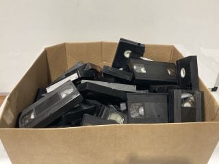 BOX OF VHS TAPES TO INCLUDE LORD OF THE RING