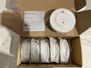 4 X ITEMS TO INLCUDE WIRELESS SMOKE ALARM, CARBON MONOXIDE ALARM AND MOTION SENSOR LIGHT