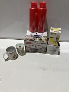 1 X BOX OF KITCHEN ITEMS TO INCLUDE SILVER AND GOLD GLITTER FLUTE GLASSES