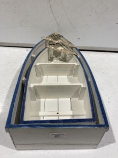 2 X BOAT SHAPED STORAGE TRAYS