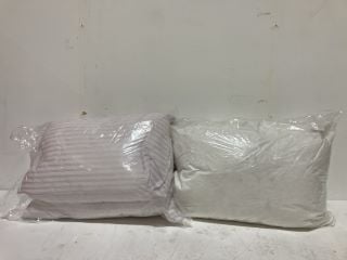 2 X PILLOWS