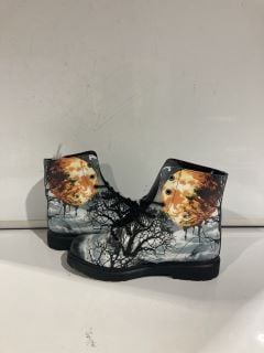 ROGUE AND WOLF BACK DESIGN BOOTS SIZE EU 45