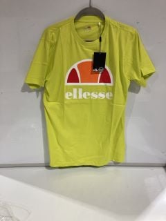 BOX OF DESIGNER CLOTHING TO INCLUDE ELLESSE CERILLO GREEN T SHIRT MEDIUM